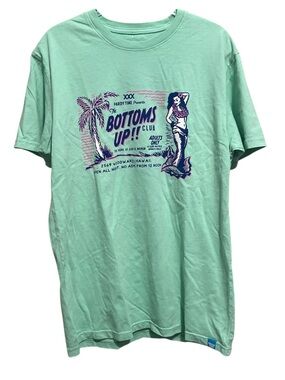 NWT Pardy Time Bottom's Up T-Shirt Size Medium